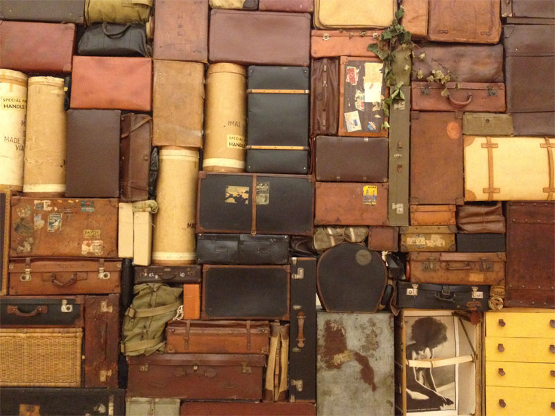 Fabio Mauri, Il muro occidentale o del pianto, 1993